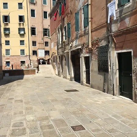 Ca Farnese Apartment