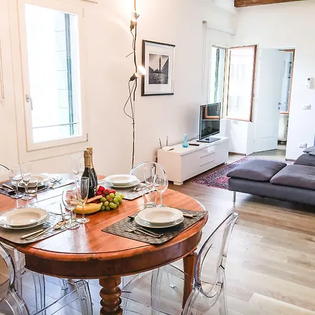 Ca Farnese דירה
